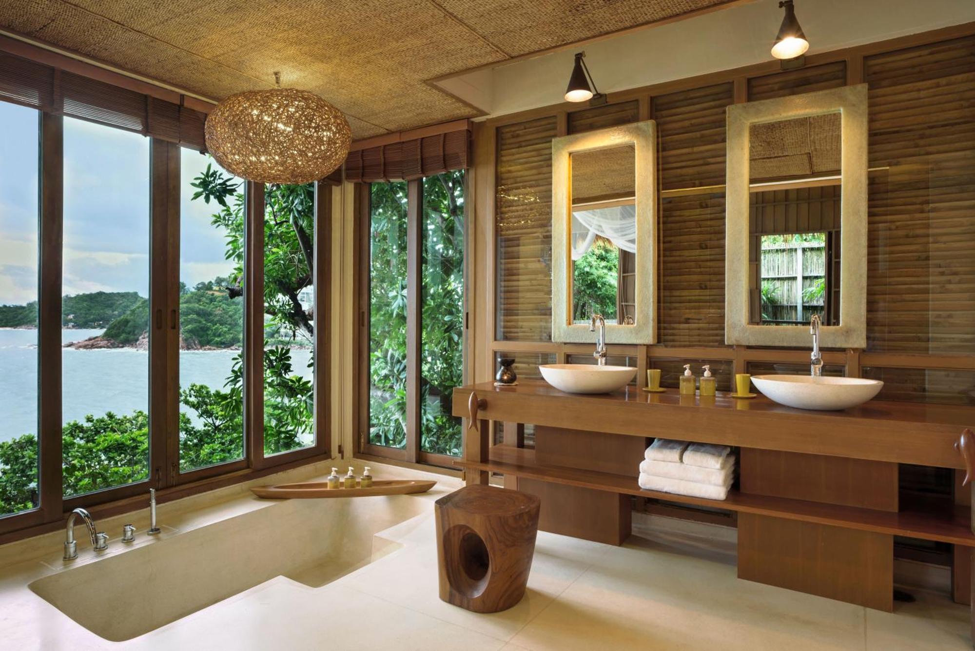Villa con Piscina e Vista Oceano